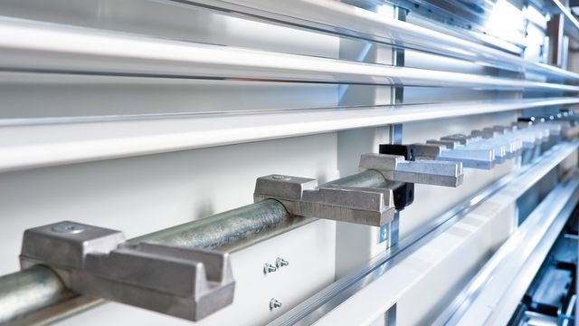 Optimized middle workpiece support The middle workpiece support can be swung out quickly and mounted at the optimum height for ergonomic work.