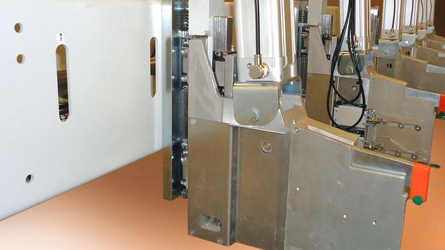 Schwimmend gelagerte Werkstückzangen Schwimmend gelagerte Werkstückzangen