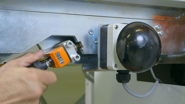 Complete machining on all 4 sides Complete machining on all 4 workpiece edges and surface