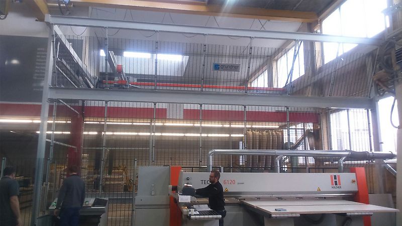 Flexible panel storage system for maximum Swiss woodworking competency